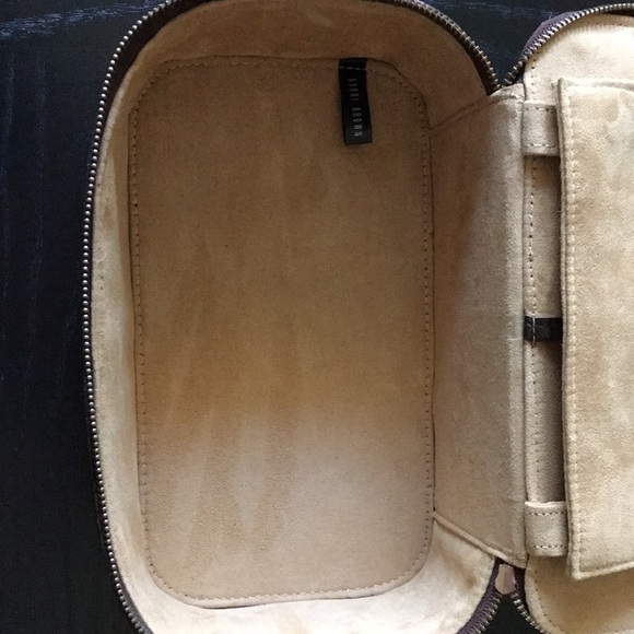 Bobbi Brown Cosmetic Bag in Tortoiseshell with Gold Hardware - Picture 4 of 7